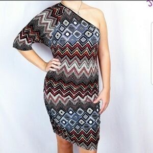 Jantie zigzag L one sleeve chevron dress fitted off shoulder